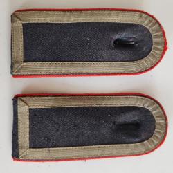PAIRE DE PATTES D ÉPAULE BUNDESWEHR , LISERÉ ROUGE , SOUS-OFFICIER