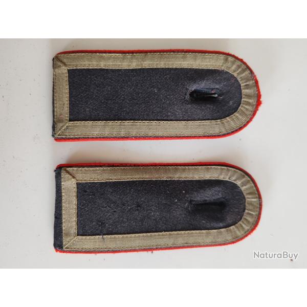 PAIRE DE PATTES D PAULE BUNDESWEHR , LISER ROUGE , SOUS-OFFICIER