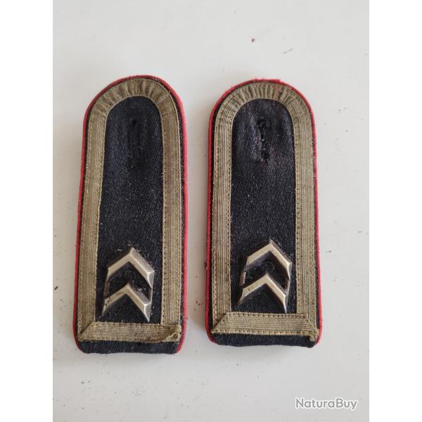 PAIRE DE PATTES D PAULE BUNDESWEHR , LISER ROUGE , SOUS-OFFICIER, MODLE 2