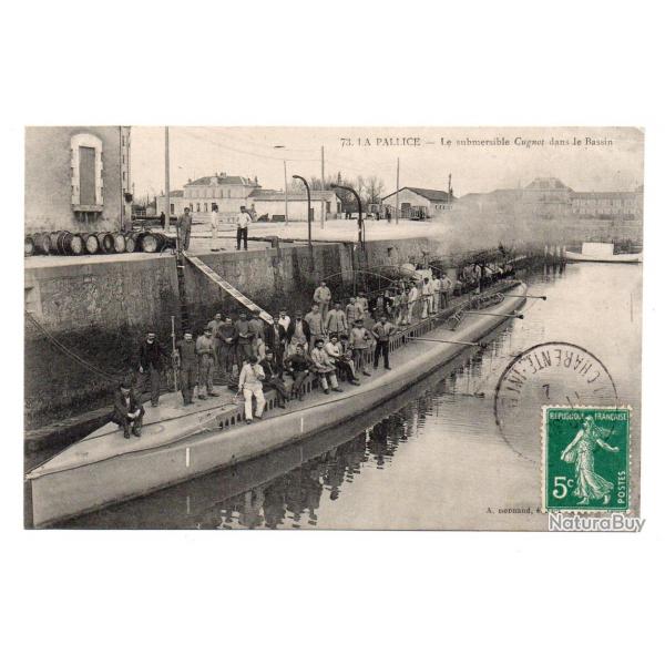CPA - Marine Militaire -LA PALLICE - Le submersible Cugnot dans le Bassin  N3562