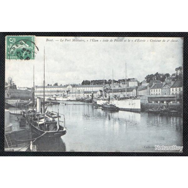 CPA - Marine Militaire -Le Port Militaire l'lan cole de Pilotes et le d'stree Croiseur de 2N3557