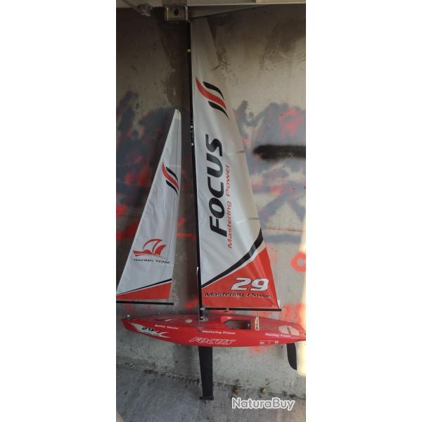 Bateau radiocommand voilier focus RC