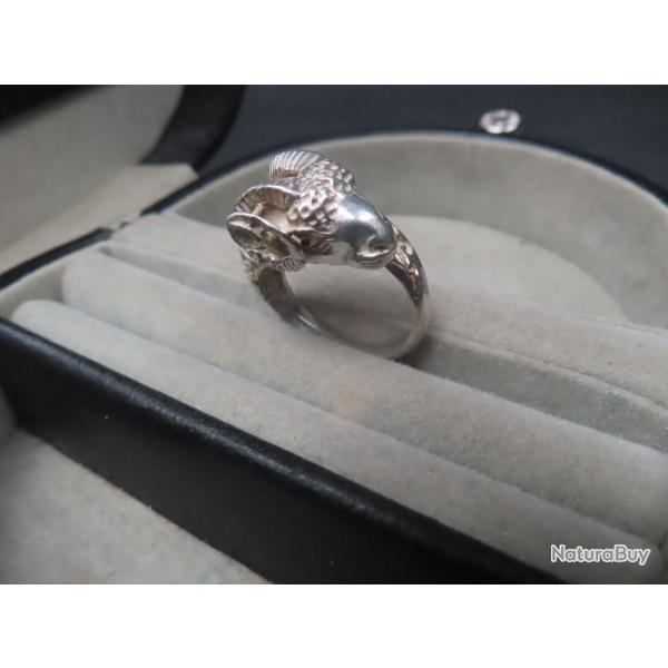 Ancienne bague en argent  dcor d'une tte de blier - Tdd 57 (XX)