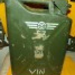JERRICAN A VIN MILITAIRE DE L'ARMEE DE L'AIR FRANCAISE , CONTENANCE 10 LITRES , PERIODE GUERRE D'IND