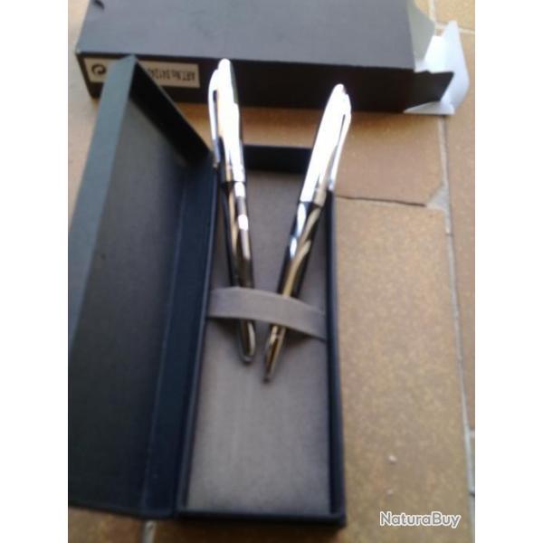 1 parure de 2 stylos chro/noir/ mtal neuf avec sa boite  Marque picolen mitsubishi