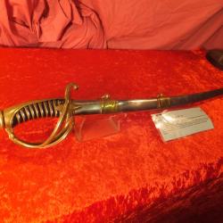 Sabre de Saint-Cyr . Pour officier modèle F1. de l'Ecole Spéciale Militaire de Saint-Cyr.