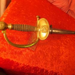 Sabre Epée d`Officier  du service de Santé des armée, médecin . Monture laiton dore,