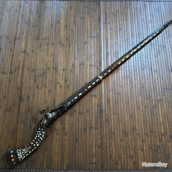 LONG 1,60 M FUSIL DE PRCISION AFGHAN JEZAIL PLATINE ANGLAISE A SILEX RICHEMENT DCOR