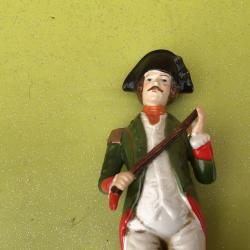 VENDU PAR LE-CUIRASSIER BELLE FAÏENCE ANCIENNE REPRÉSENTANT UN SOLDAT NAPOLÉONIEN OFFICIER CAVALERIE