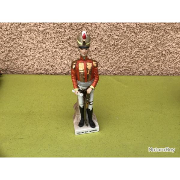 VENDU PAR LE-CUIRASSIER N2 BELLE FAENCE ANCIENNE REPRSENTANT UN OFFICIER DES HUSSARDS
