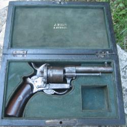 revolver a broche 7 mm, en coffret, époque Napoleon III