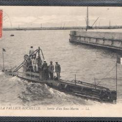 CPA - MARINE Militaire - LA PALLICE ROCHELLE - SORTIE D'UN SOUS - MARIN N°3630