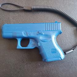Bleue gun Glock 26 avec dragonne pour training très bon état