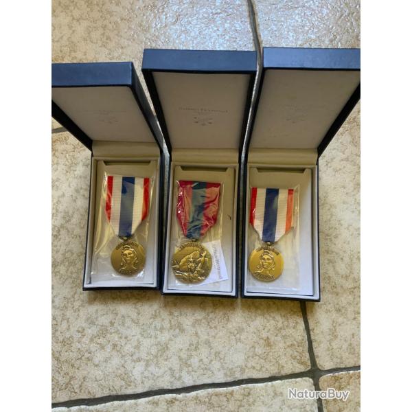 Lot de 3 mdailles Franaises