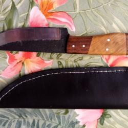 vend couteau de chasse neuf