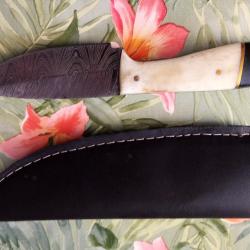 vend couteau de chasse neuf , de découpe,