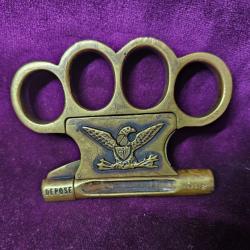 Pistolet mixte Poing Americain, LE POILU, calibre 6mmFlobert (.22flobert), Catégorie D!