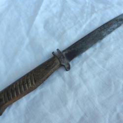 très rare couteau a dent de scie de combat de bottes allemand 14/18.