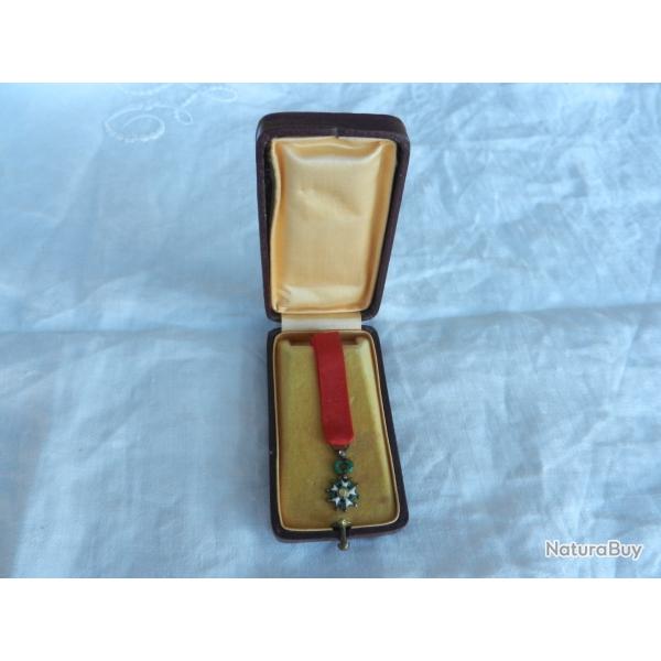 dcoration lgion d'honneur miniature avec brillant en boite.