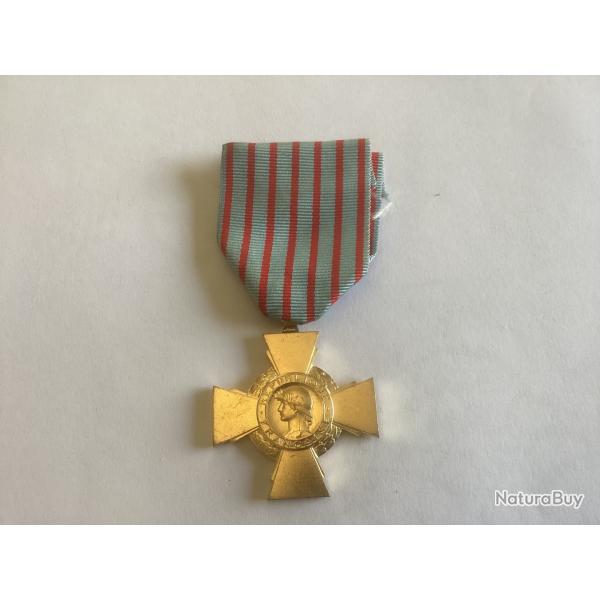 Croix du Combattant - France (1930) - poinonne corne d'abondance