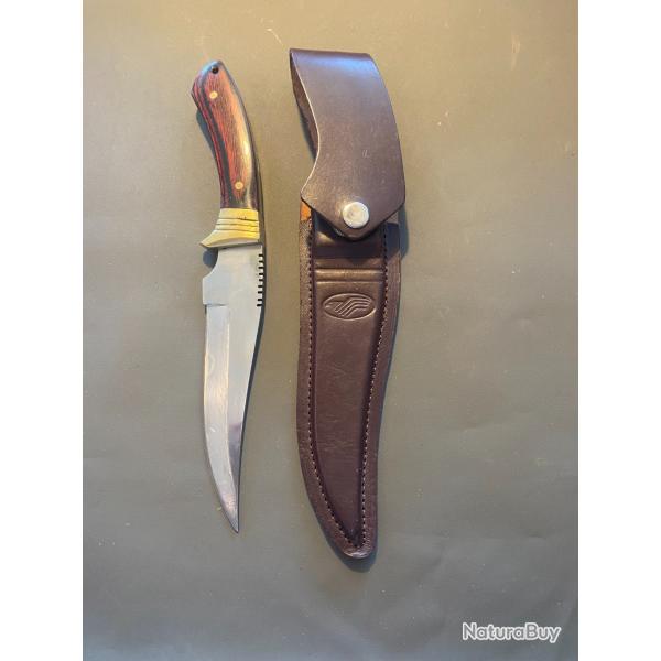 forte dague de chasse  longueur de la lame 15,5 cm