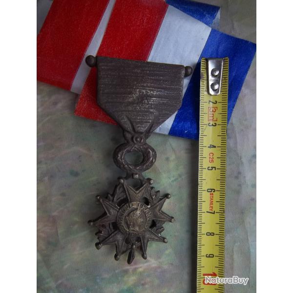 ornement mtal Ordre national de la Lgion d'honneur 45 grs priode IIIme Rpublique