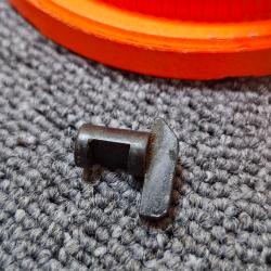 ERMA Mod E M1 22lr - Pièce - Bouton Surete (1)