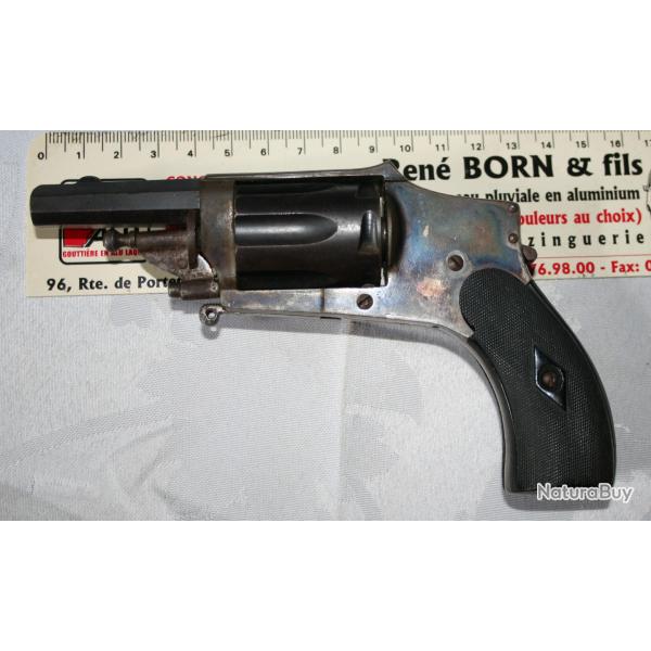 PETIT REVOLVER POUDRE NOIRE  CAL 6mm