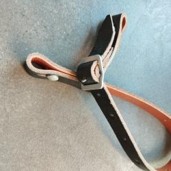 Jugulaire cuir de casques Allemands LW - WH - KM Modèle 35 - 40 avec marquage 1940 REPRODUCTION
