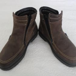 Paire de chaussure Walking 42