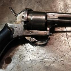 Revolver à broche 7 mm complet en état de tir