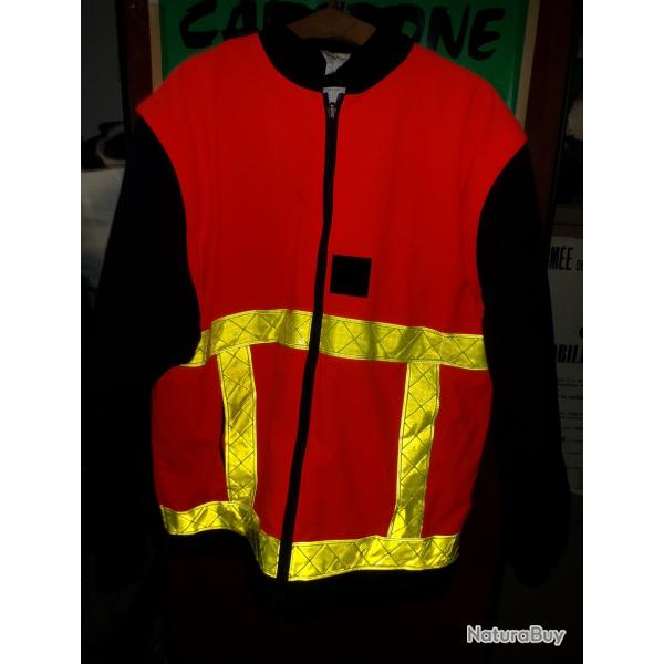 SAPEURS POMPIERS : VESTE  DES SAPEURS POMPIERS DU VAUCLUSE , TAILLE 112 SOIT XL   ,   ETAT NEUF  VOI