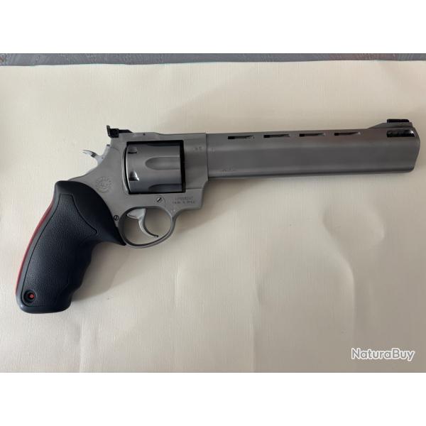 Rvolver Taurus Raging bull 44 mag