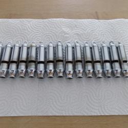 Lot de 15 sifflets armée britannique