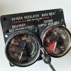 Appareil de mesure d'aviation anglaise Spitfire MK IV instrument de bord cockpit. Bon état.