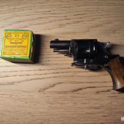 Revolver Bulldog calibre .320 + boîte de cartouches