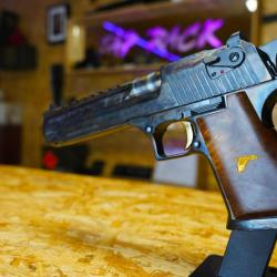 Pistolet DESERT EAGLE Case HARDENED 6" cal.50 AE