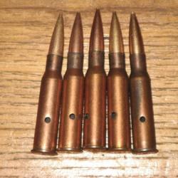 Lot de cinq cartouches de 7,62 x 54R (Mosin-Nagant) démilitarisées.