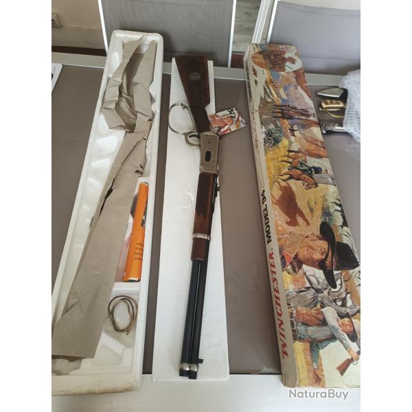 Carabine WINCHESTER 94 commmorative JOHN WAYNE Canadienne