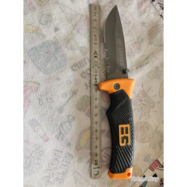 VENDS BEAU COUTEAU CHASSE  GERBER NEUF