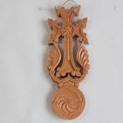 Croix Arménienne Khatchkar bois sculpté