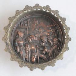 Médaillon Bas relief cuivre Taverne Joueurs de cartes XIXe siècle