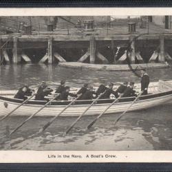 CPA - Marine Militaire -TLife the Navy A Boat s Crew N°3681
