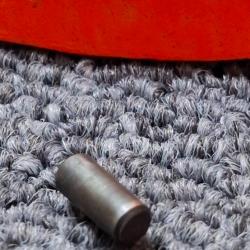 REMINGTON 1100 - Cal12 - Pièce  - Axe Extracteur