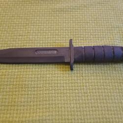 Couteau training type Ka-Bar pour sport de combats