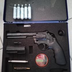 Smith and Wesson 586 .CO2.