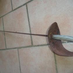 épée lame triangulaire longueur 73 cm