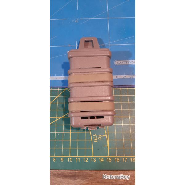Porte chargeur 5.56 (type M4) rigide pour montage molle Airsoft