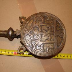 GOURDE A POUDRE BRONZE OU LAITON