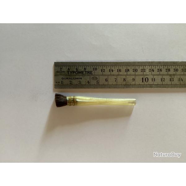 Petit pinceau allemand pour nettoyer les optiques